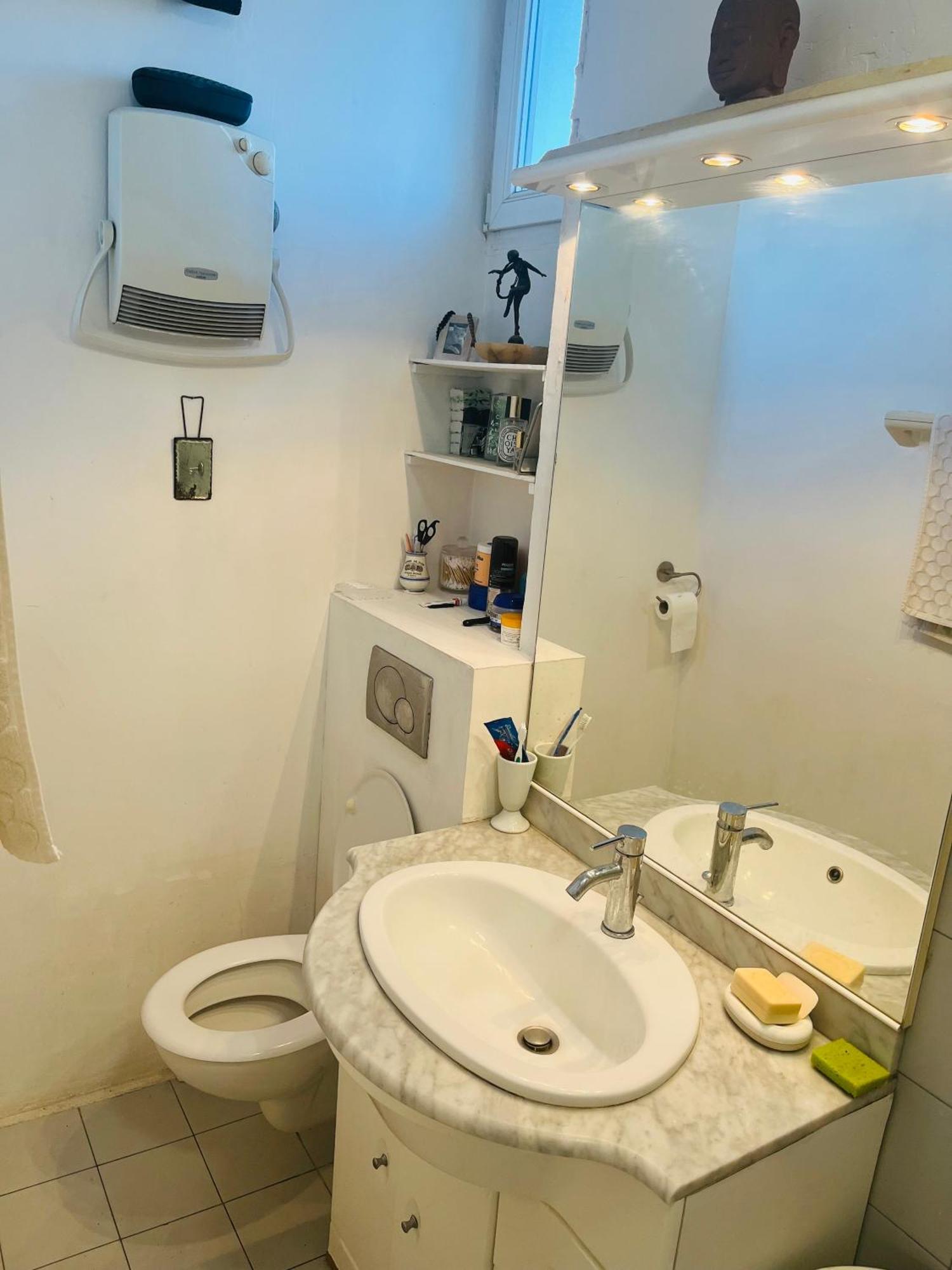 Chambre Chez L'habitant, Pierre